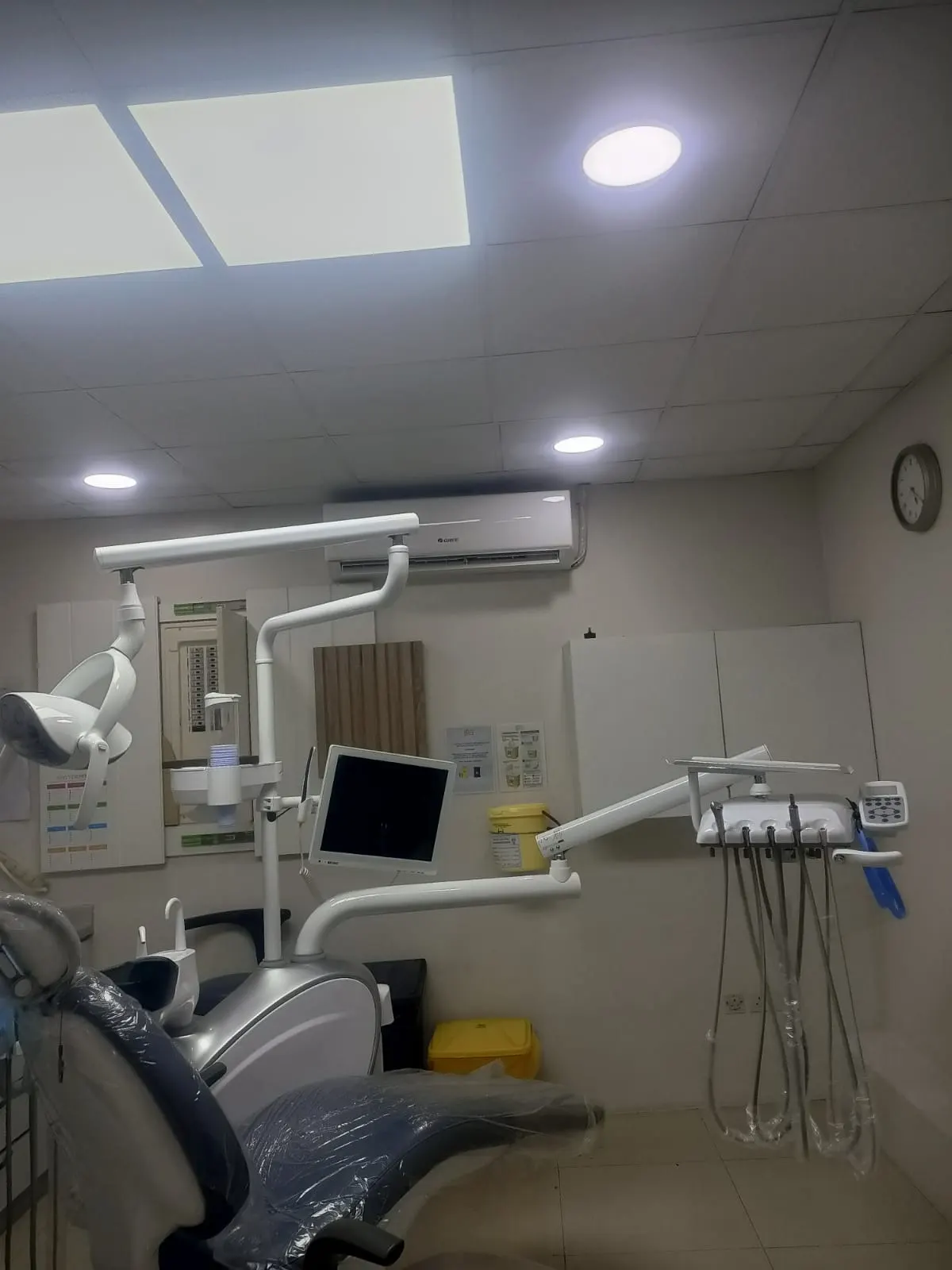 AC installation in a Dubai dental clinic by Samra Facilities