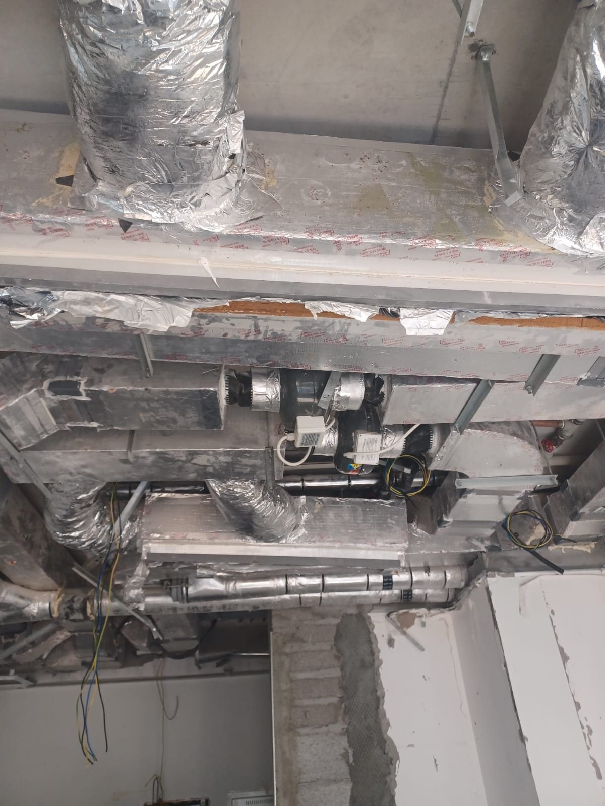 Duct installation in Dubai by Samra Fitouts — job 1