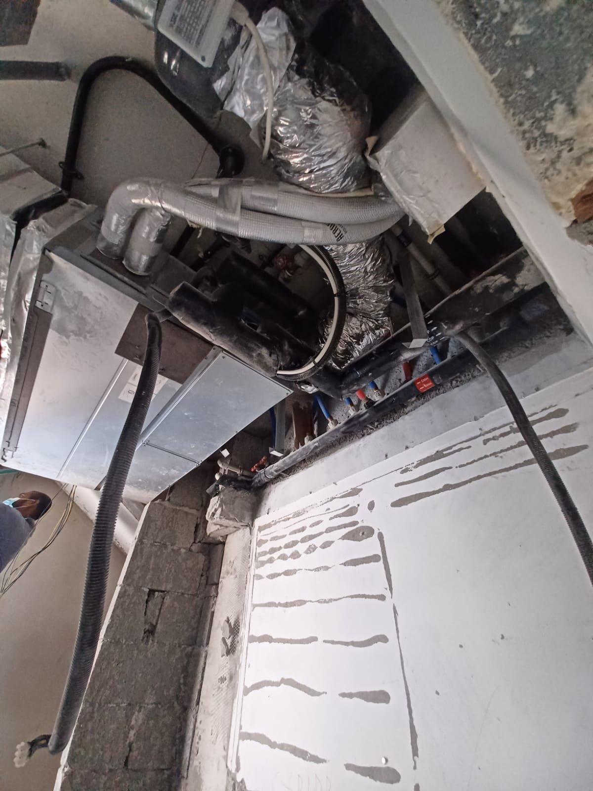 Duct installation in Dubai by Samra Fitouts — job 3